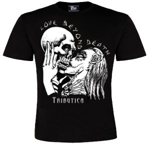 alt="Love beyond death Unisex Shirt von Tributica – schwarzes T-Shirt mit Totenkuss-Motiv"