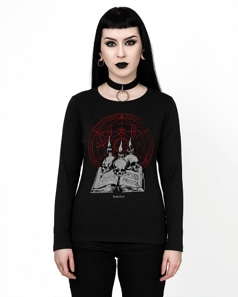 Book mof Memories Long Sleeve alt="Book of Memories Long Sleeve von Tributica – Long Sleeve mit Skull und Buch-Motiv"