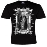 alt="Mors Omnia Aequat Unisex-Shirt von Tributica Streetwear – Bio T-Shirt mit weißem Aufdruck"